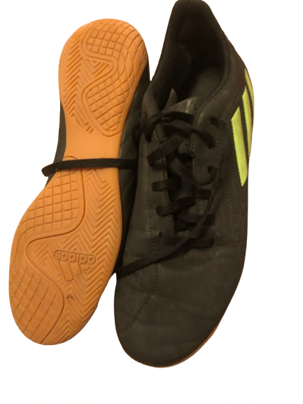 Adidas Hallenschuh Gr. 40